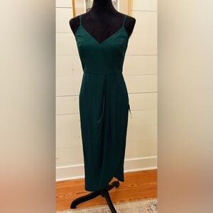 Lulus Emerald Green Midi Slip Dress NWT Size M
Stunning dress